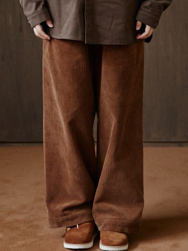 Unisex corduroy back tuck pants - malen - Modalova