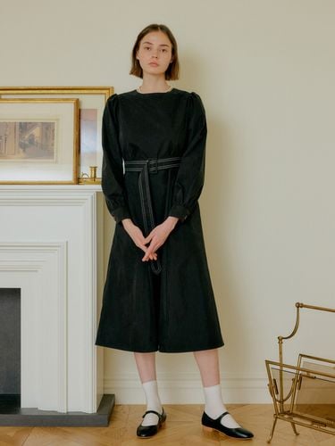 Belt Stitch Dress_Black - YUPPE - Modalova