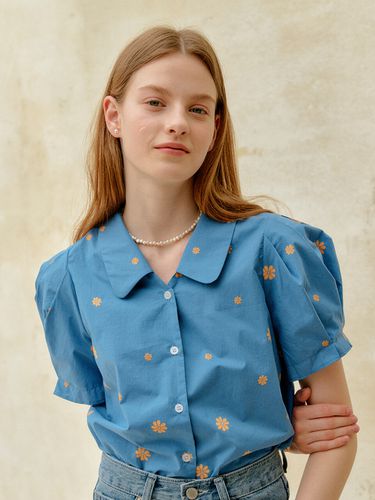 Flower Puff Shirt (Blue) - YUPPE - Modalova