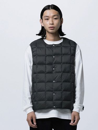 Quilted Down Vest _ D.Charcoal - TAION - Modalova