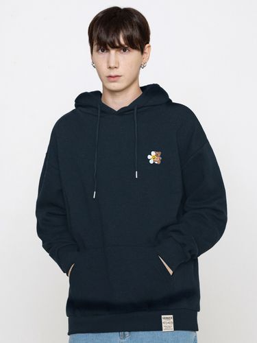 Flower Hug Bear Embroidery Hoodie_Navy - GRAVER - Modalova