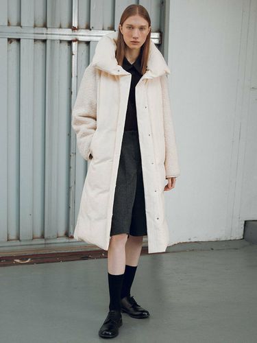 Eco Shearing Block Down Coat _Cream - JOY GRYSON - Modalova