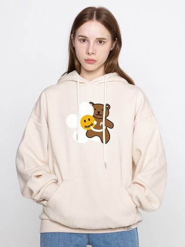 Big Flower Bear Smile Hoodie_Cream - GRAVER - Modalova