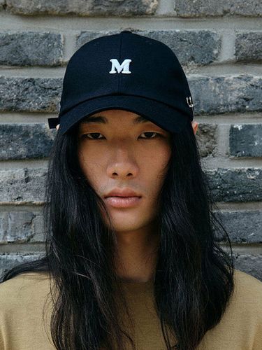 Volume M Logo Ball Cap (Black) - MACK BARRY - Modalova