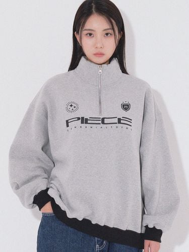 PIECE Team Half Zip-up Crew _ Grey - PIECEMAKER - Modalova