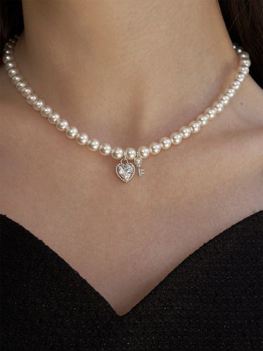 Key Of Love Pearl Choker - FLOWOOM - Modalova