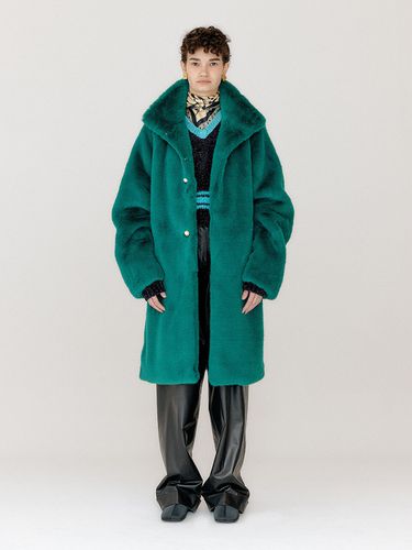 Vera Faux Fur Coat _ Green - EENK - Modalova