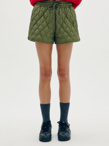 Logo Quilted Shorts (Khaki) - CLOVE - Modalova