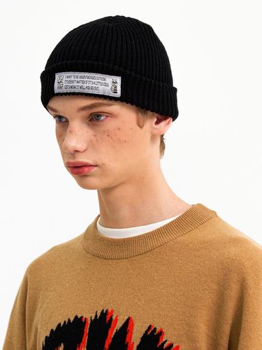 Buka Ribbed Beanie _ Black - FREAKISH BUILDING - Modalova