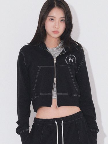 Stitch Cropped Zip Hoodie _ Black - PIECEMAKER - Modalova