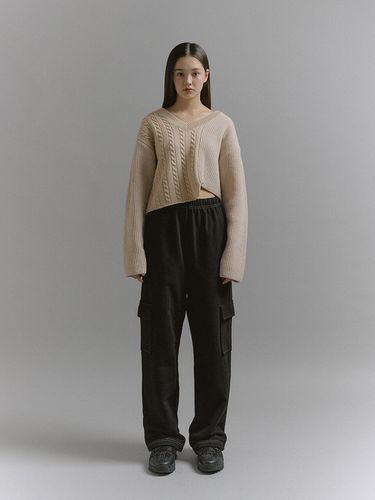 Unbalanced Cable Knit Sweater _Cream - SOFT SEOUL - Modalova