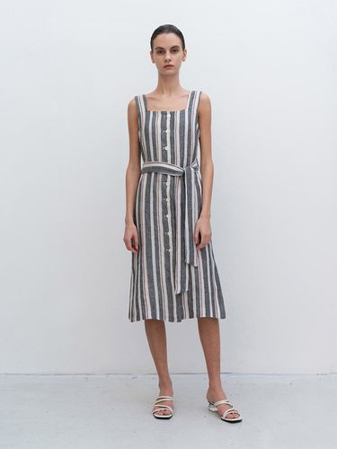 Striped Herringbone Sleeveless Belted Dress - RE RHEE - Modalova