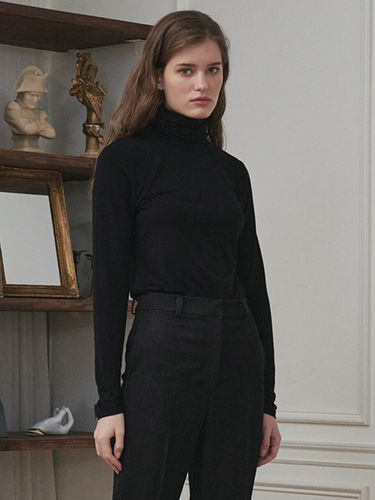 Slim Fit Turtleneck T-Shirt - Black - Nouve - Modalova