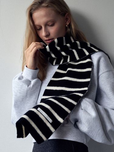 Wool Stripe Muffler Black - LOEIL - Modalova