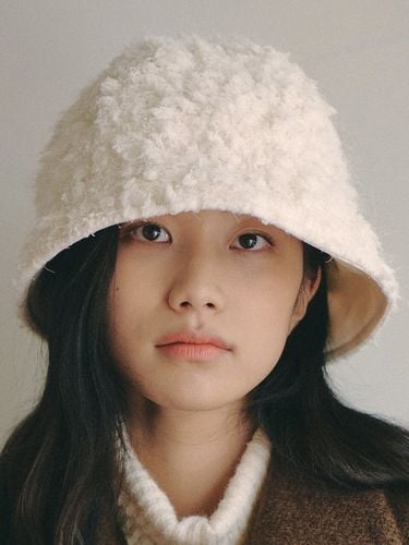 Snow Bucket Hat _ White - GANISONG - Modalova