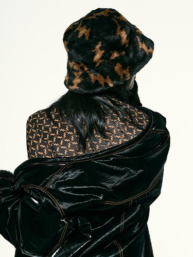 Big Icon Jacquard Fur Bucket Hat - Vegan Tiger - Modalova