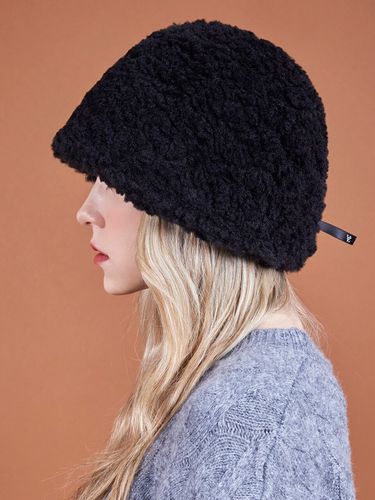 Fur Long Label Boucle Drop Bucket Hat - VARZAR - Modalova