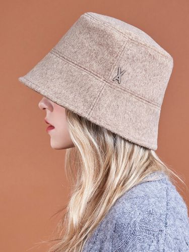 Stud Drop Over Fit Wool Bucket Hat - VARZAR - Modalova