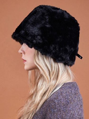 Fur Long Label Solid Drop Bucket Hat - VARZAR - Modalova