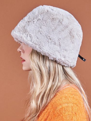 Fur Long Label Solid Drop Bucket Hat - VARZAR - Modalova