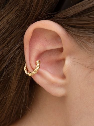 Twist Bold Ear Cuff (2 Colors) - FANTASTIC PLANET - Modalova