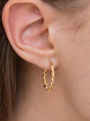 Twist Hoop Earrings (2 Colors) - FANTASTIC PLANET - Modalova