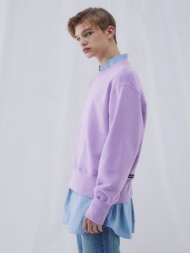 Essential Wappen Point Standard Fit Sweat_Lavender - FINSDRUCK - Modalova