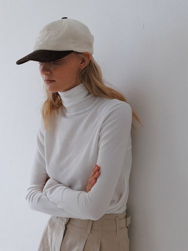 Corduroy Ball Cap - URAGO - Modalova