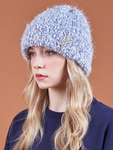 VA Brooch Melange Knit Beanie Blue - VARZAR - Modalova