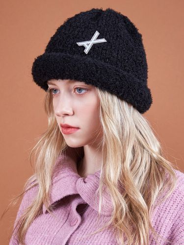 VA Brooch Melange Wool Rolling Beanie - VARZAR - Modalova