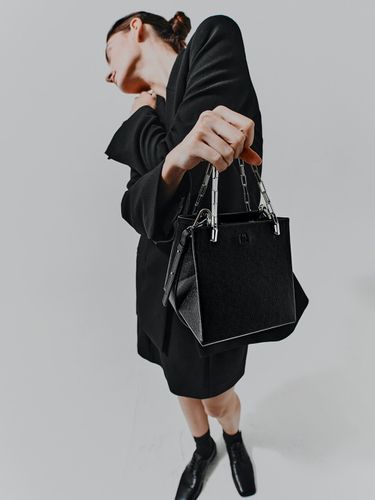 Cube Bag _ Black - AYSE - Modalova