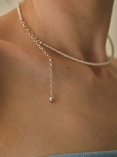 Pearl Mix Chain Necklace - emott - Modalova