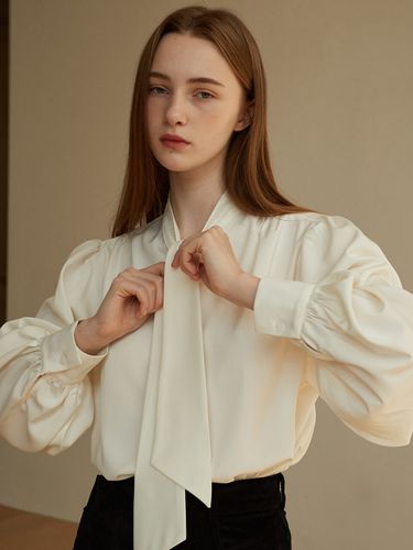 Tie Blouse - EIGHT DAYS A WEEK - Modalova