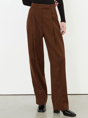 Classic Two-Tuck Wide Slacks_Cocoa - EIGHT DAYS A WEEK - Modalova