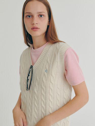 Cable Wool V-neck Vest - CLOVE - Modalova