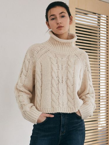 Mixed Cable Turtleneck Knit_Cream - YAN13 - Modalova