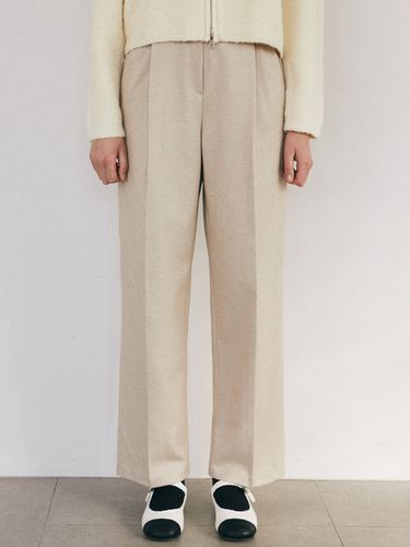 Modern Pintuck Slacks_Beige - YAN13 - Modalova