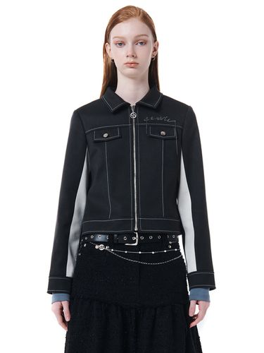 Color Contrast Chain Logo Jacket (Black) - CERRIC - Modalova