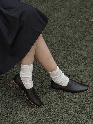 NO. Margaret Simple Line Loafer () - MARYRINGO - Modalova