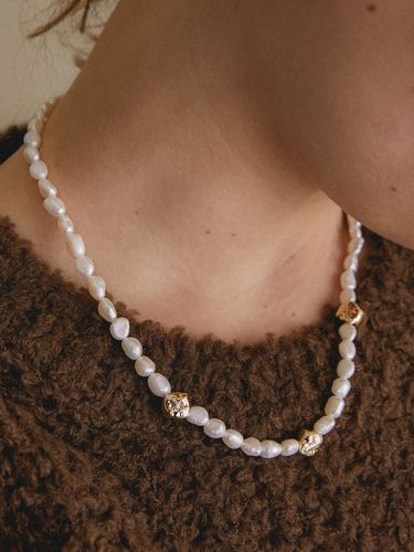 Rhombic Pearl Necklace - MIDNIGHT MOMENT - Modalova