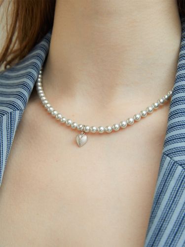 Sanding Heart Grey Pearl Necklace - leeENoir - Modalova