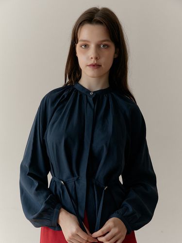 Claire Shirring Blouse (Navy) - molto - Modalova