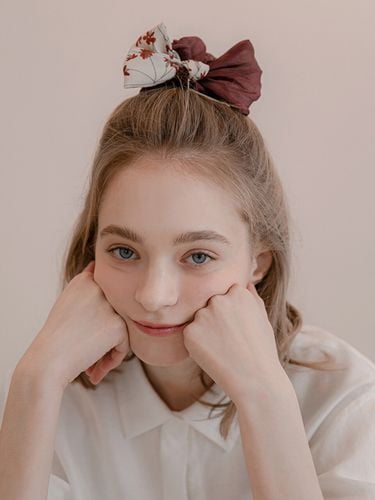 Flower Ribbon Scrunchie - Jean Paul Clarisse - Modalova