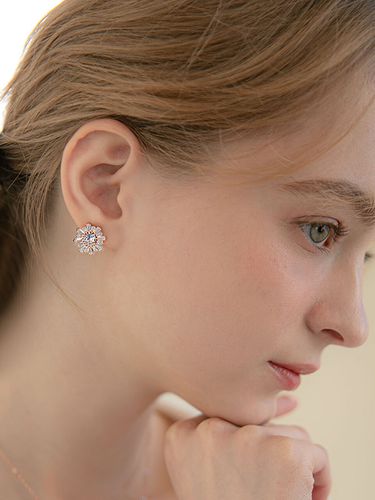 Flower Cubic Earring - Jean Paul Clarisse - Modalova