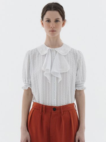 Via Loret Embroidery Collar Blouse [White] - VIA PLAIN - Modalova