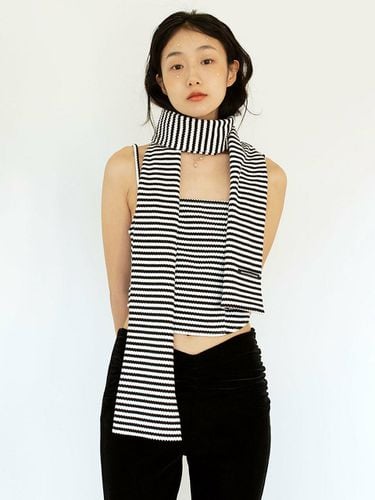 Stripe Muffler - Black - oneninenineone - Modalova