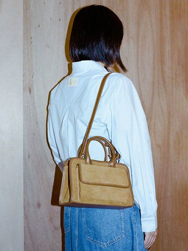 Hallie Twin Pocket Bag - Camel Suede - oneninenineone - Modalova