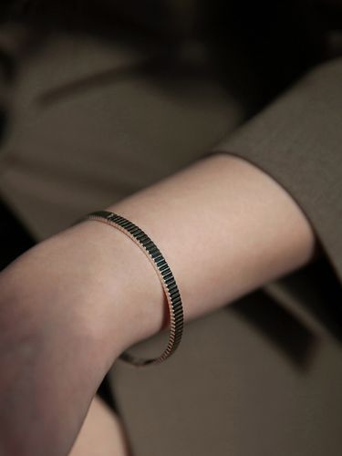 Ridged Bangle Bracelet - ma.mo - Modalova