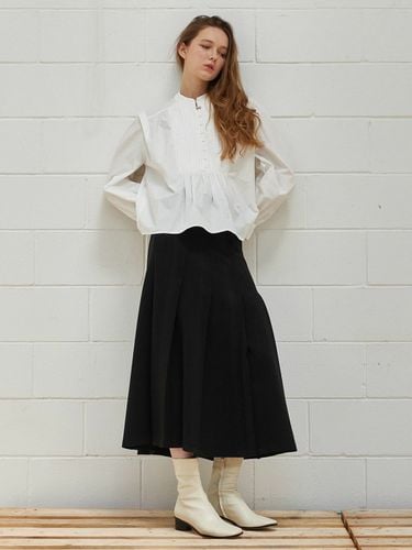 Pleated Flare Skirt (Black) - MITTE - Modalova