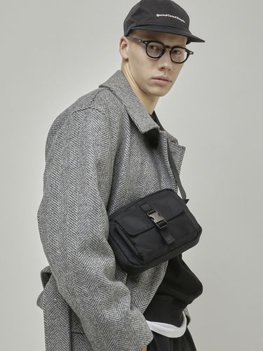 Volt Mini Cross Bag [Black] - MONOFOLD - Modalova